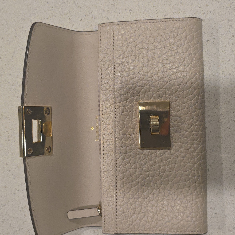 Kate Spade Wallet - Picture 9 of 10
